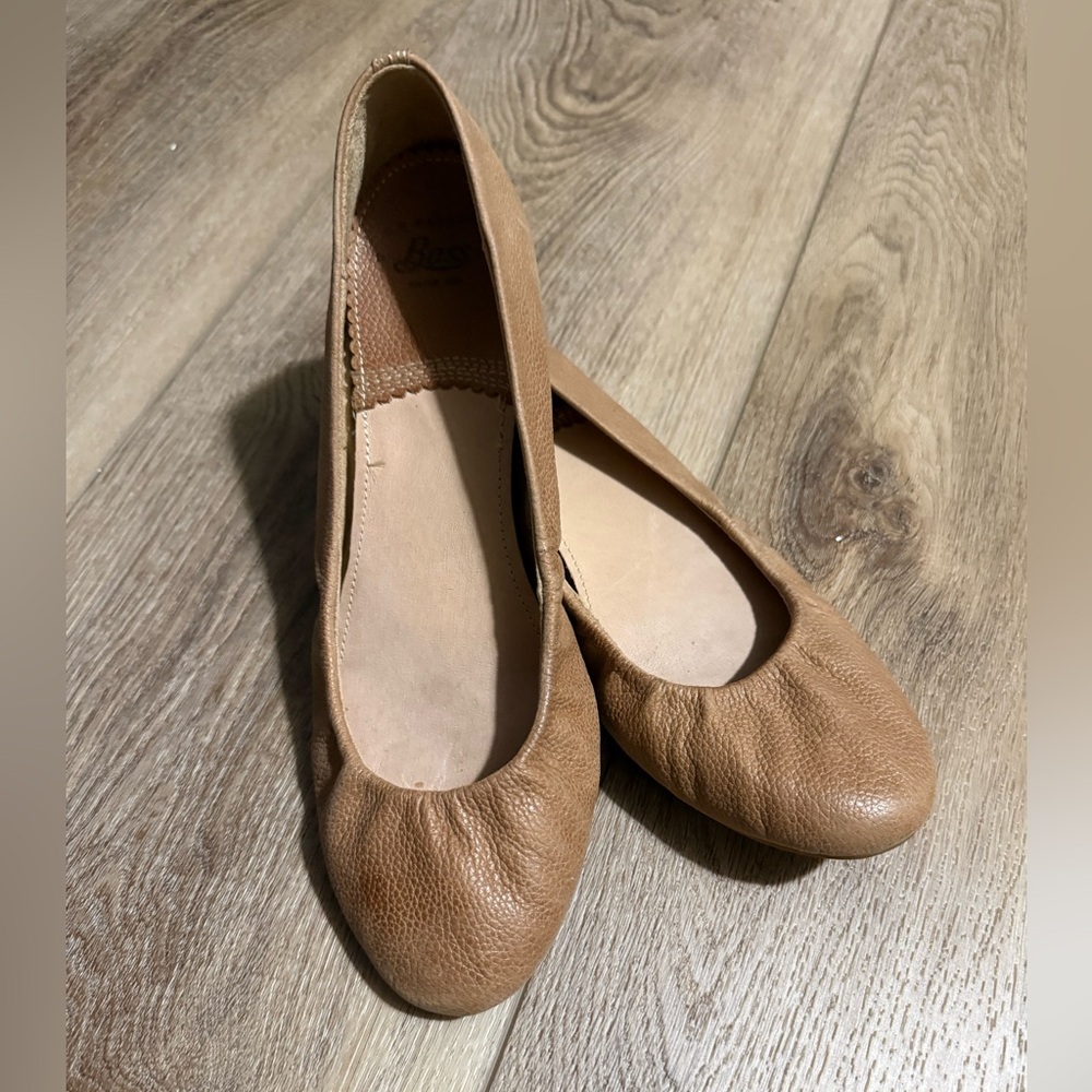 Bass Tan Leather Loafers